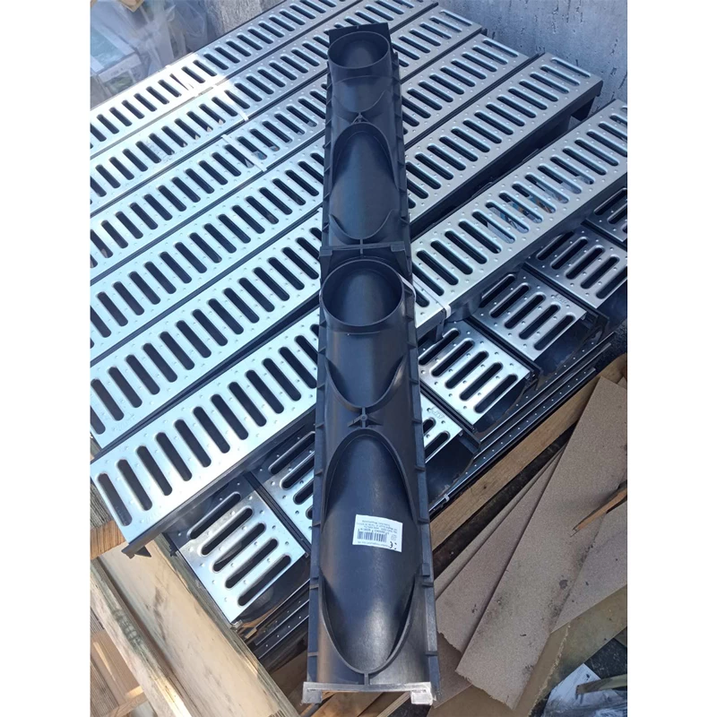 Jeftino povoljno GRADJEVINSKI MATERIJAL - Slivnik Kanalica sa Metalnom Rešetkom 100cm Twister