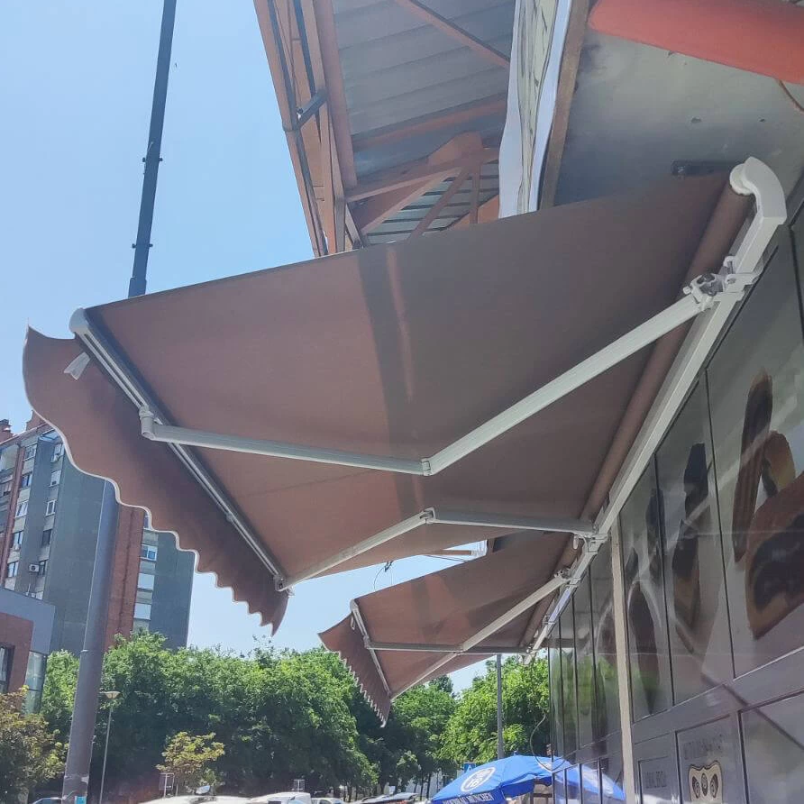 Detalj platna i konstrukcije tende